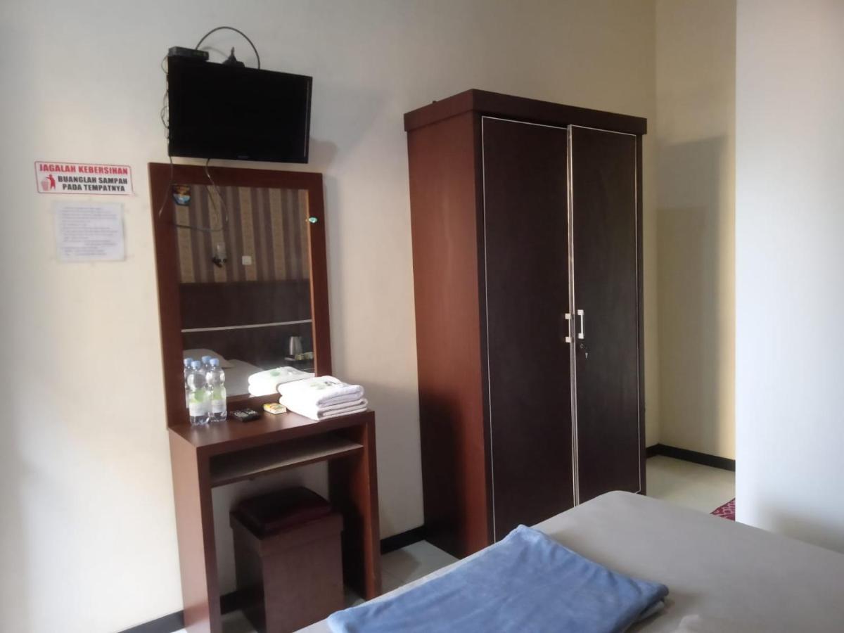 Riki Guesthouse Syari'Ah Jepara Exterior photo